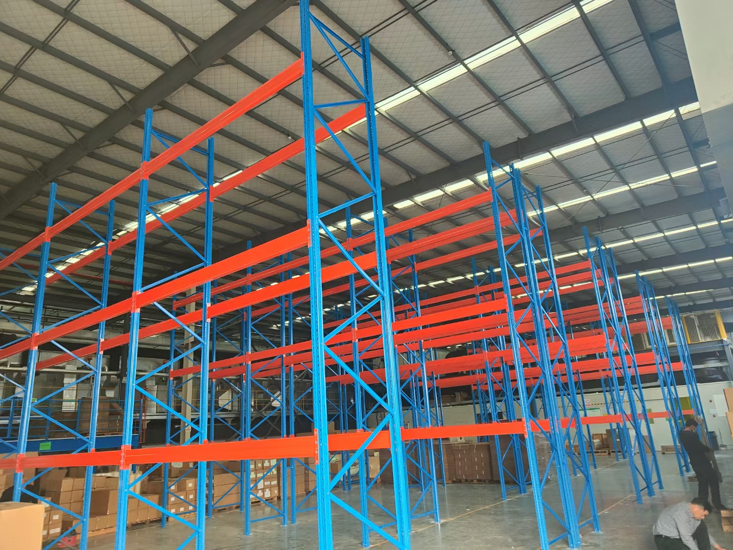 倉庫貨架規(guī)劃廠家哪里找？--找深圳兄弟貨架